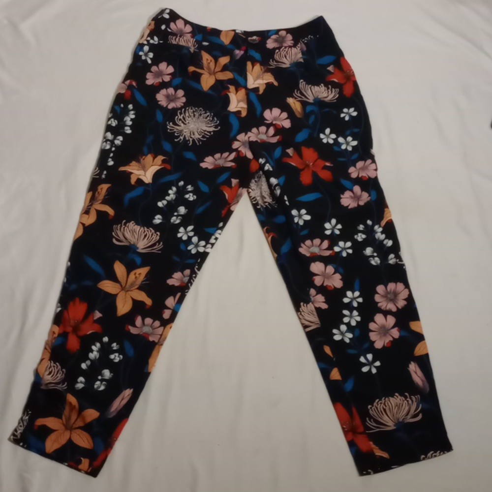 Who What Wear Floral Tapered Pants Size 8 - Picture 2 of 10